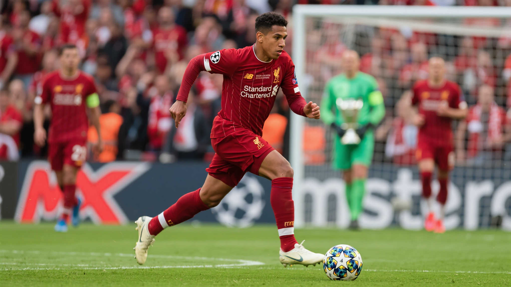 拜仁锁定利物浦双星:路易斯·迪亚斯与加克波进入引援视野 近年来,路易斯·迪亚斯逐渐崭露头角,他凭借其极强的