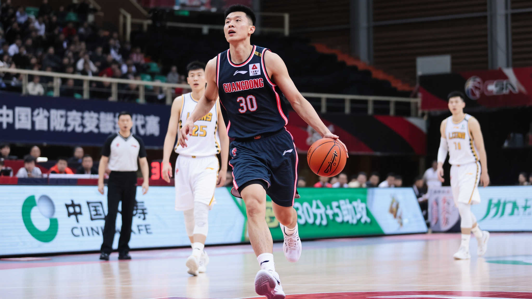 近年来，中国篮球逐渐迈向新纪元，省级联赛涌现出的新